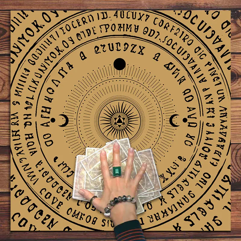 VIKAMA Mystische Runen-Tischdecke mit Altgärtlichen Münzen, Sonne und Mond, Antike Schriftzeichen, Totem, Tarot-Ritual-Spezifische Stoffdekoration