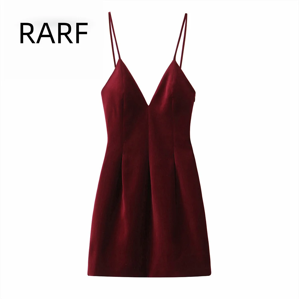 

2024 Autumn/Winter New French Luxury Flat Velvet Sleeveless Low V-neck Strap Dress for Women