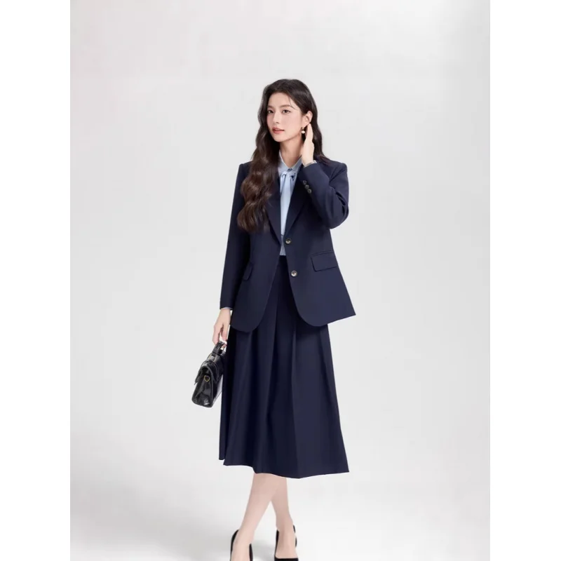 

Элегантный женский костюм 2026: Весенне-осенний деловой комплект для офиса – элегантный блейзер и юбка (двойка)