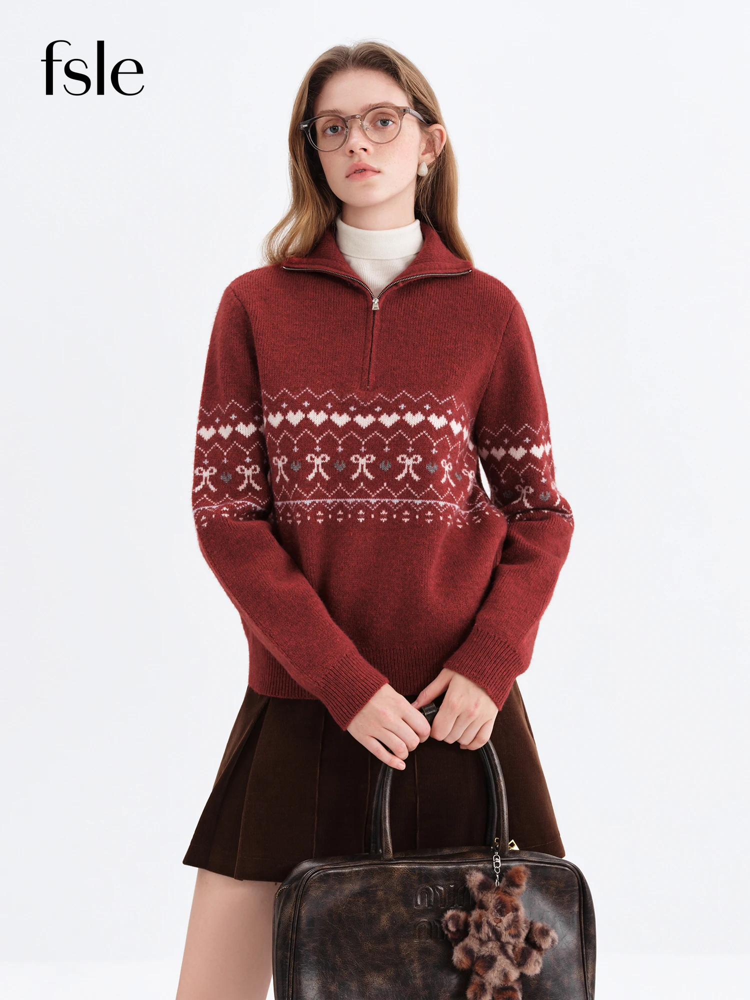 

FSLE Fair Isle Style красный вязаный свитер в стиле ретро для женщин, новый зимний стиль 2025 года, жаккардовый свитер на молнии с бантом и цветными блоками