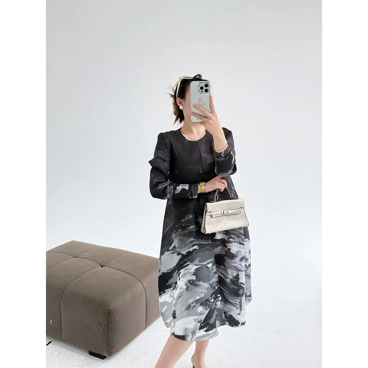 

Miyake Pleated Single Breasted Women's Dresses 2025 Summer New French Tie-Dye Printed V-Neck Dresses Loose Midi Dresses