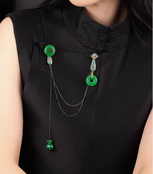 

Women's Retro Cheongsam Pendant Tassel Tea Clothing Accessory