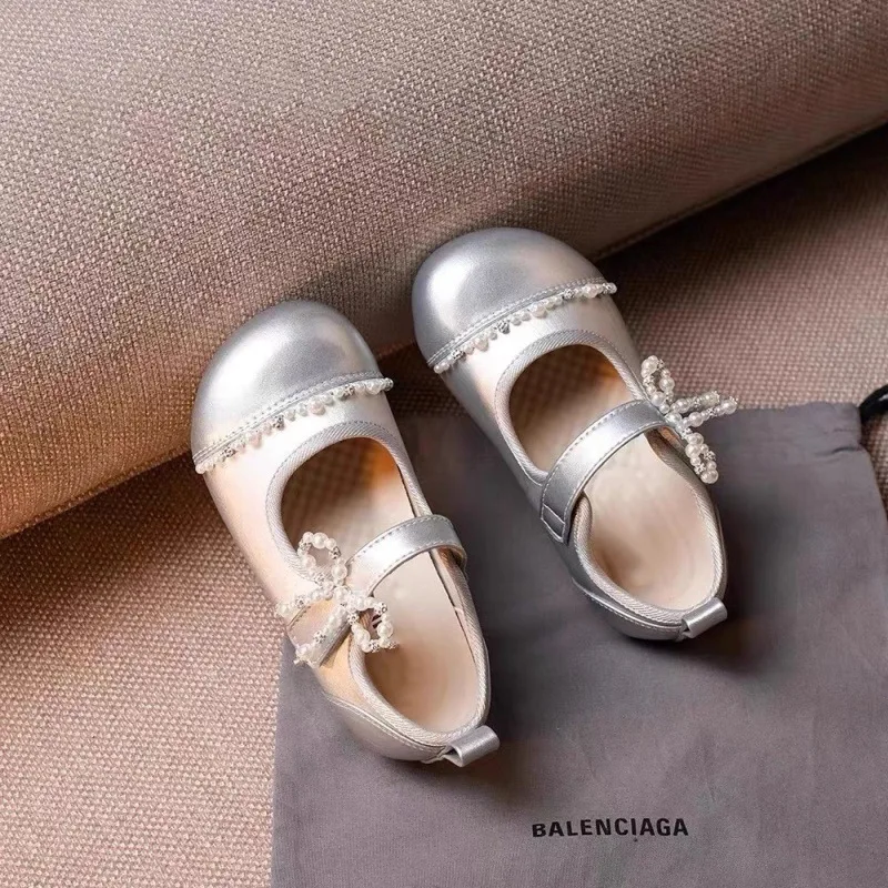 

Girls' Small Leather Shoes 2025 Spring and Autumn New Children's Silver Foreign Style Little Girl Soft Soled Single Shoes