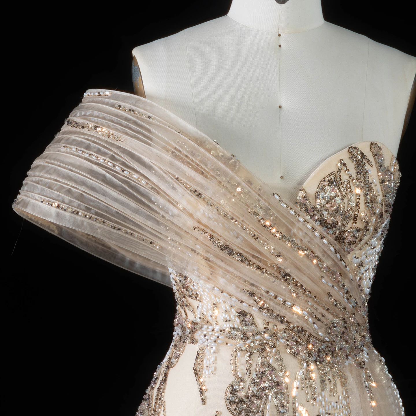 Sharon Said Luxuriöses Champagnerfarbenes One-Shoulder-Abendkleid mit Perlen und Tüllschleppe, Partykleid für Damen SS136, Maßanfertigung – Detail 8