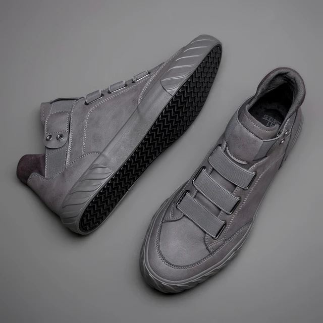Nowe męskie skórzane buty Koreański trend Wygodne mokasyny Męskie buty Brytyjska moda Męskie wysokie trampki Nowe mokasyny