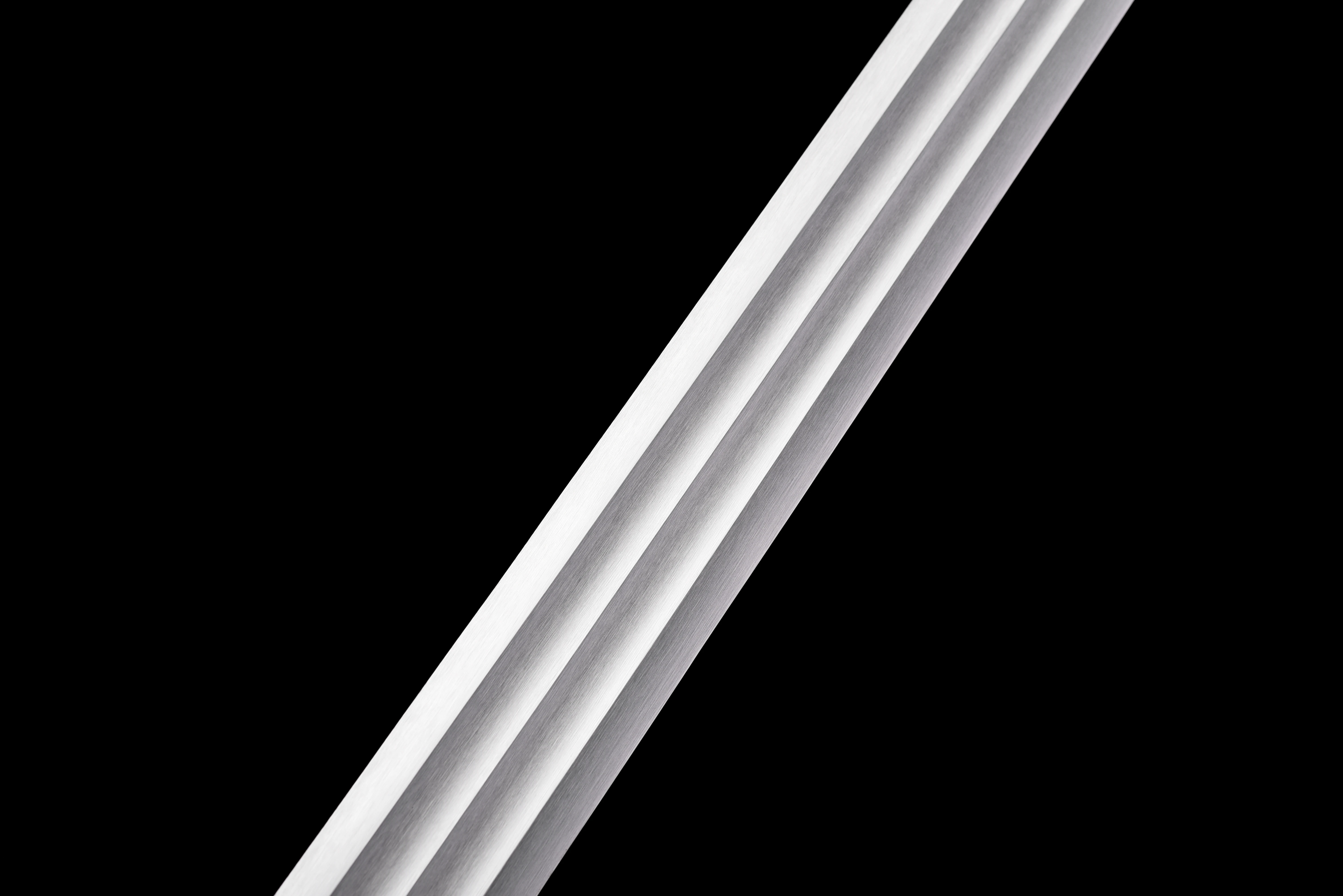 Medieval Chinese legend cosplay Dragon King Sword Performance stage training, real sword sharp weapon battle preparation,Samurai