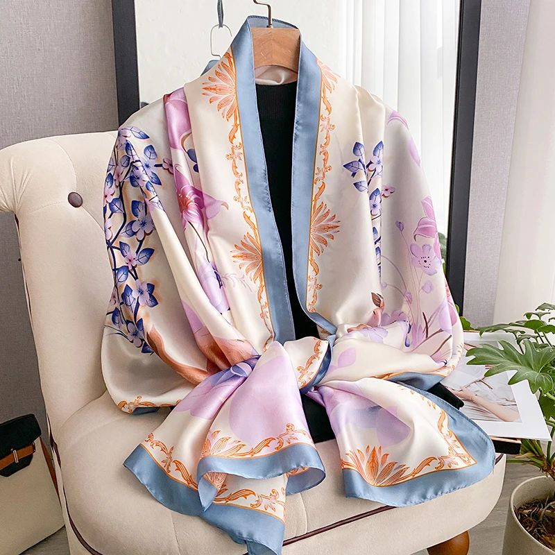 Neuer eleganter Schal im chinesischen Stil aus Seide mit Lavendeldruck, Kunstseidenschal im Großhandel für Modeliebhaber und Sammler.