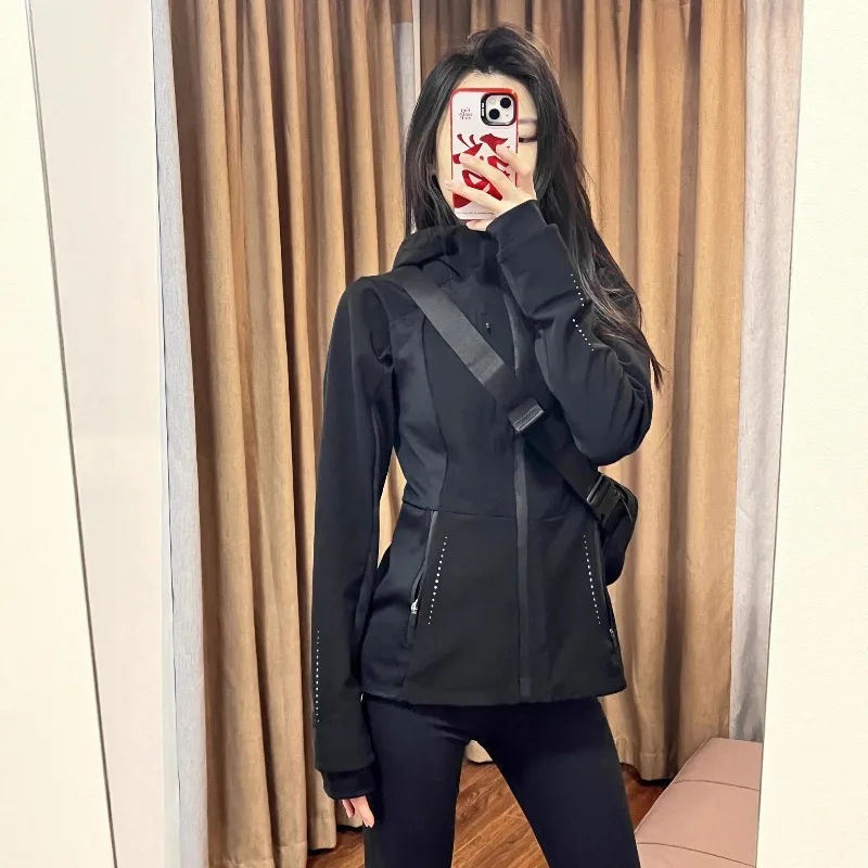 

Slim Fit Waist Cinched Soft Shell Assault Jacket for Women in Spring and Autumn WinterShort Mountaineering Sports Waterproof Top