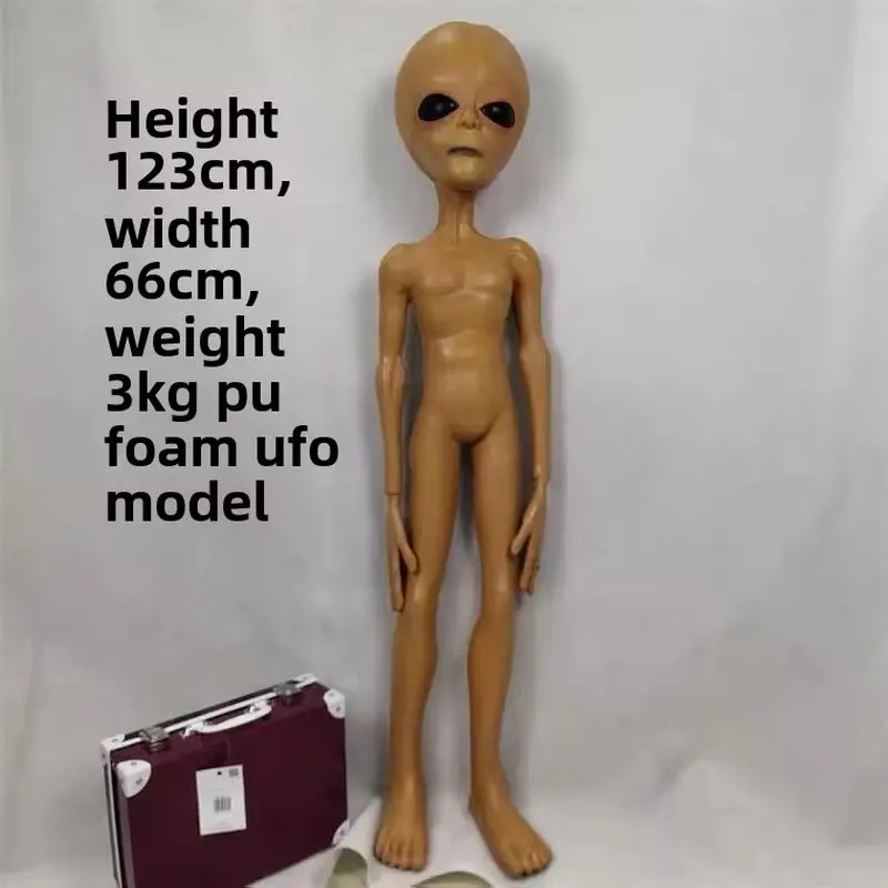 Life-Size Alien Model for Movie Props and Home Decor