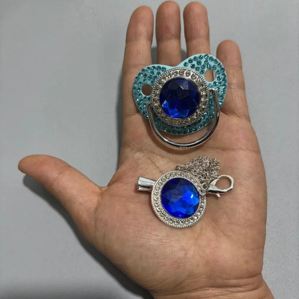 

Baby feeding gift baby soothing pacifier newborn soothing pacifier holder equipped with dust cover mother and baby products suit