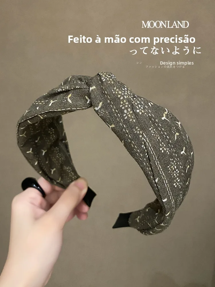 tiara-feminina-elegante-com-design-original-em-tecido-e-metal-ideal-para-uso-diario-e-para-penteados-com-linha-do-cabelo-alt