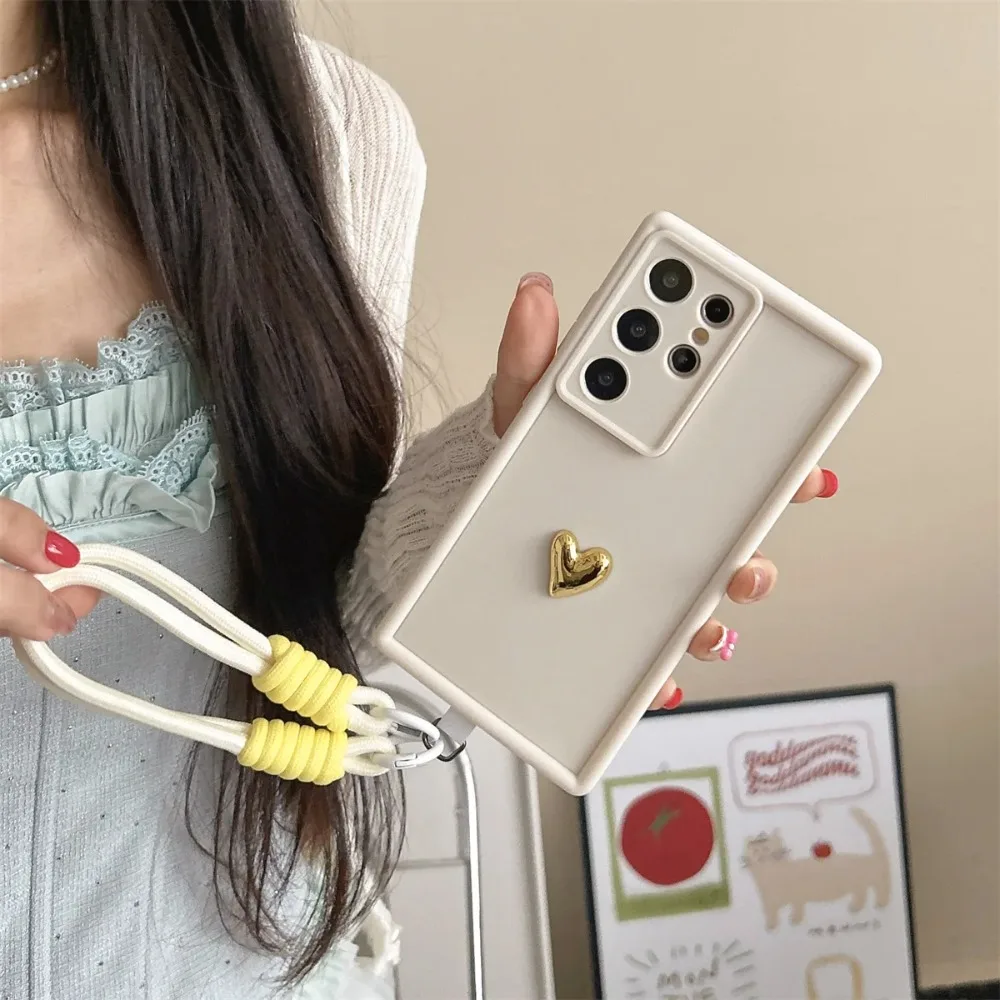 Silikon-Handyhülle mit 3D-Goldherz-Liebesarmband für Samsung Galaxy Ultra S26 Ultra S25 S23 S22 Plus S24 S21 FE A56 A36