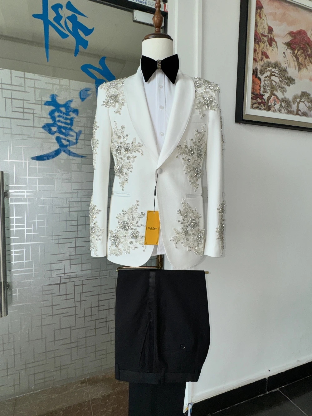 2 Pieces Men Elegant White Groom Tuxedo Luxury Hand Sewn Rhinestone Shawl Lapel Suit Jacket & Black Pants For Evening Weddings