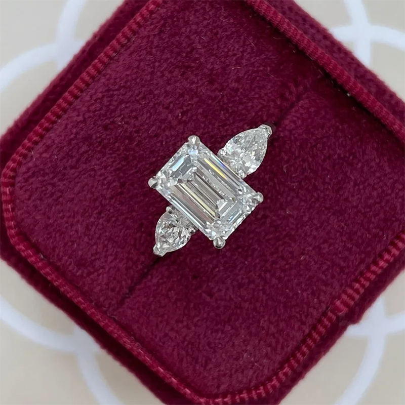 2Ct Emerald Cut IGI Certified EF VS-VVS Lab Grown Diamond Pear Shape Side Stone Three Stones Setting Ring Platinum 950 For Lady