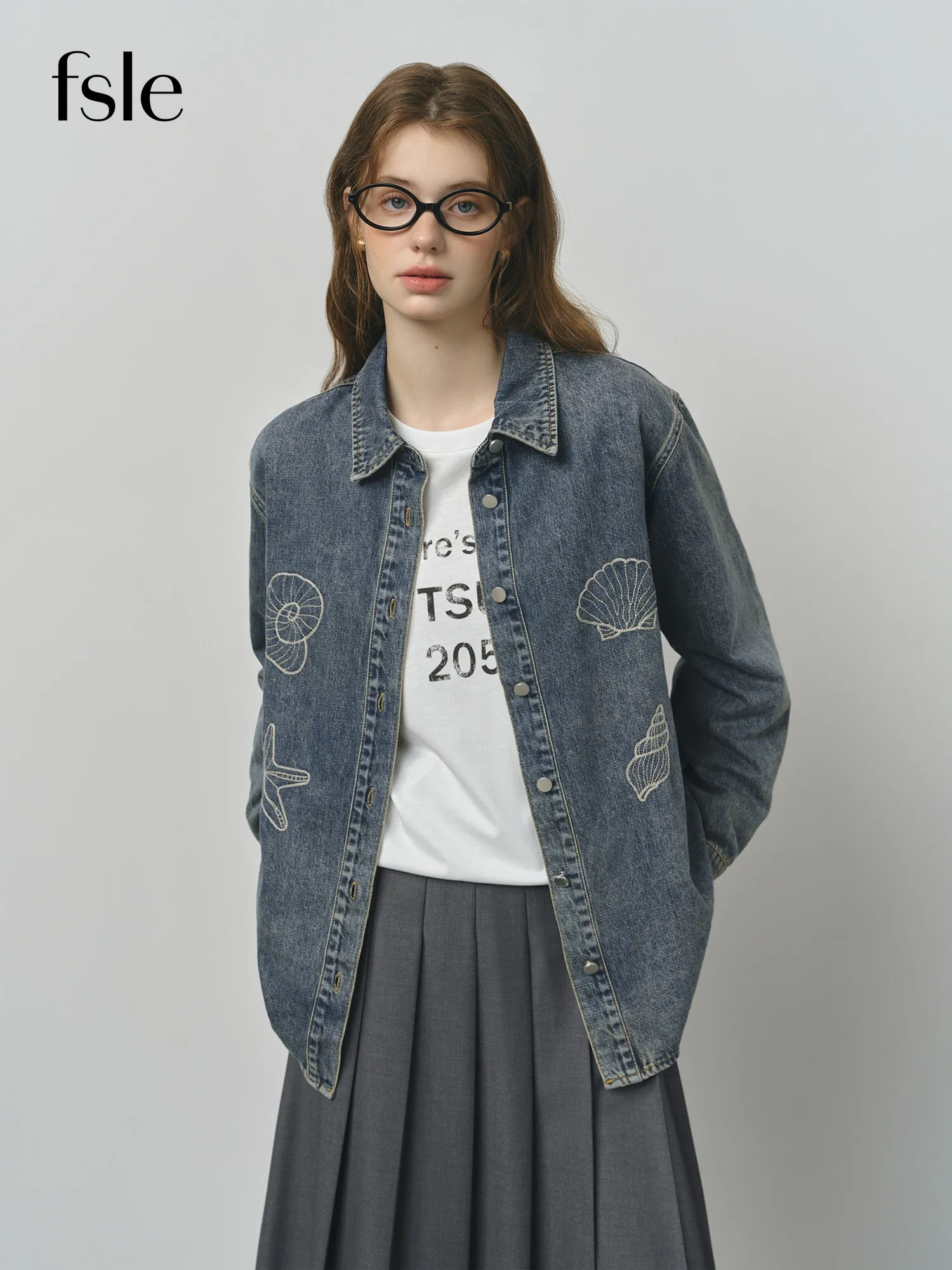 

FSLE джинсовая рубашка с длинными рукавами и вышивкой для женщин, осень 2022, Новое поступление, модные универсальные топы, рубашка 25FS13299