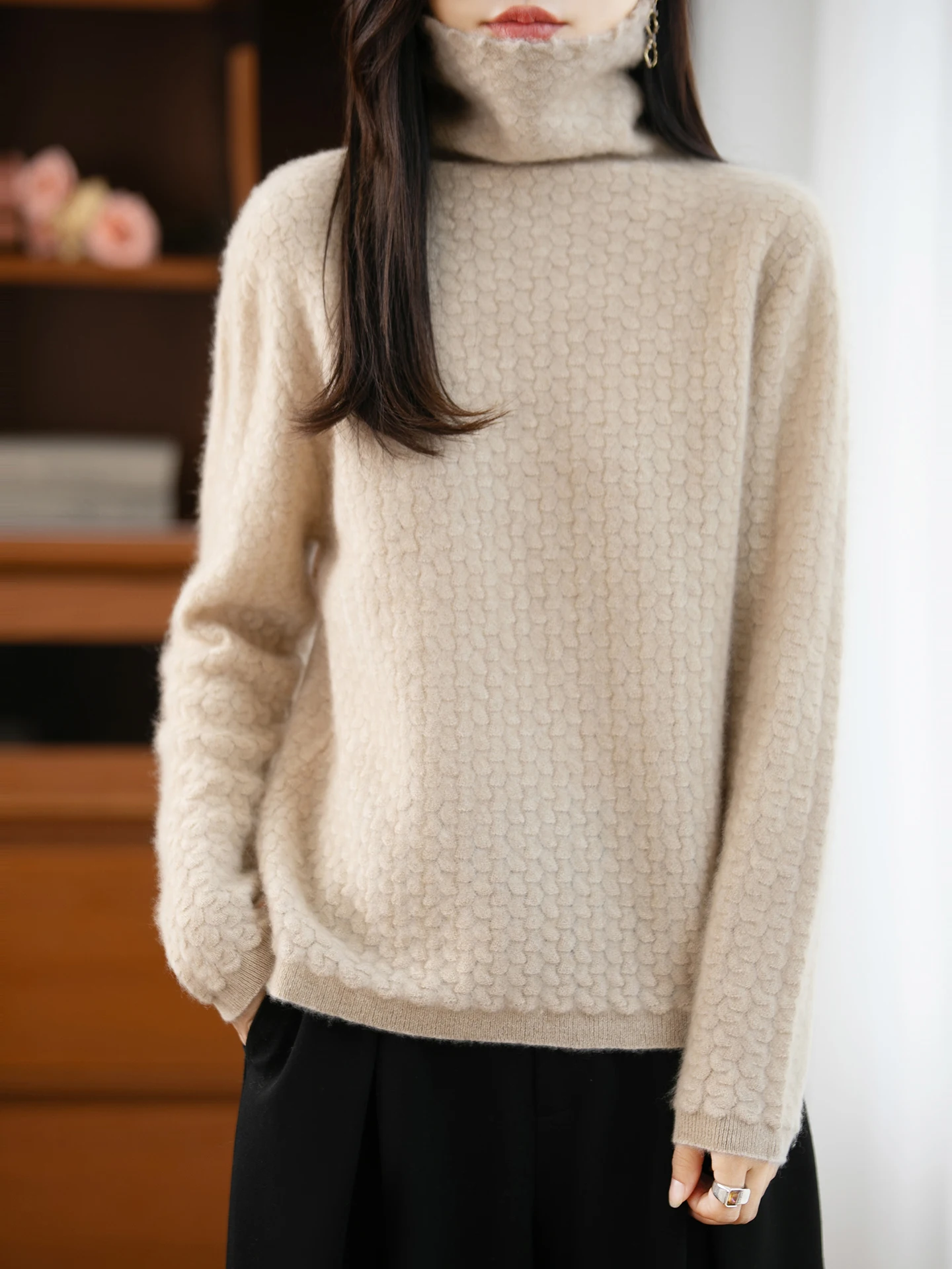 بلوفر نسائي عصري 100% صوف ميرينو بلون سادة ورقبة سلحفاة فضفاضة متماسكة سميكة صديقة للبشرة مريحة لتزيين الطبل