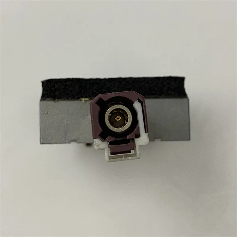 2128704089 Antenna Duplexer GPS Splitter A2128704089 for Mercedes W212 C207 W218 W166 X166 E CLS GLE GL Class A-Pillar Left