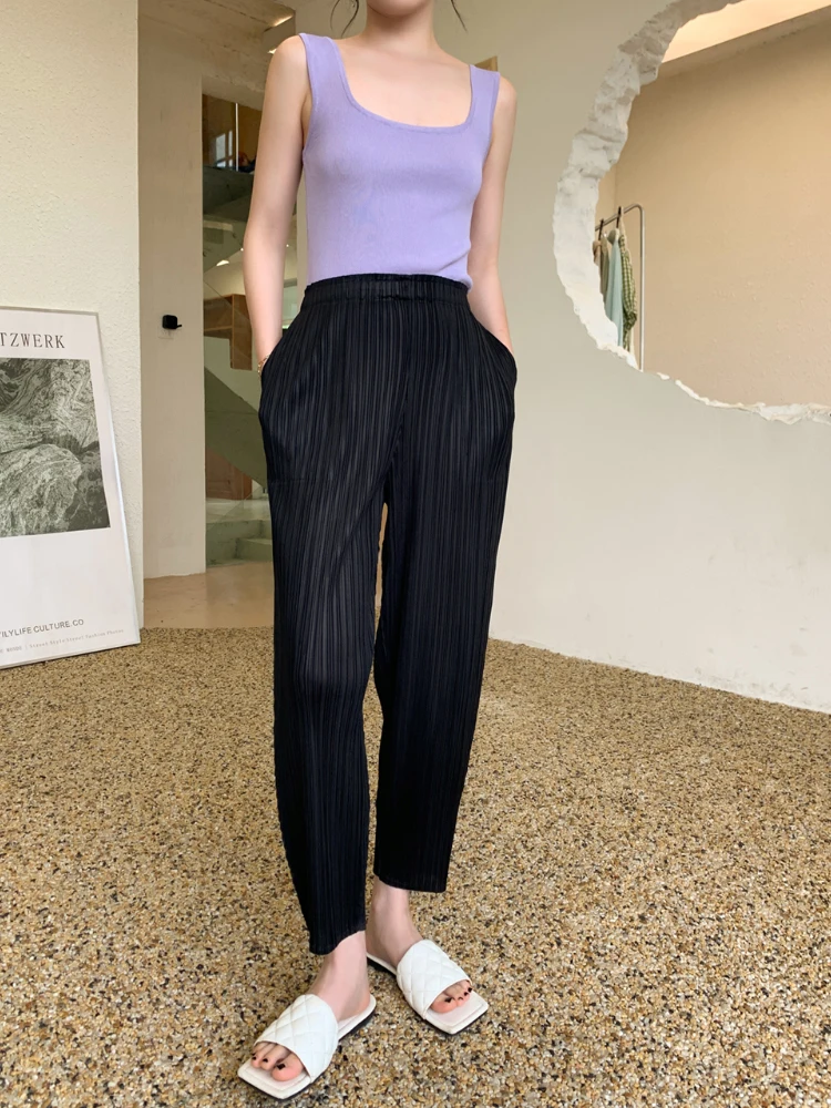 

Comfortable Pleated Pants 2023 Summer New Nine-quarter Pants Women's Thin Straight Pleated High Waist Drape Fashion Miyake Pants