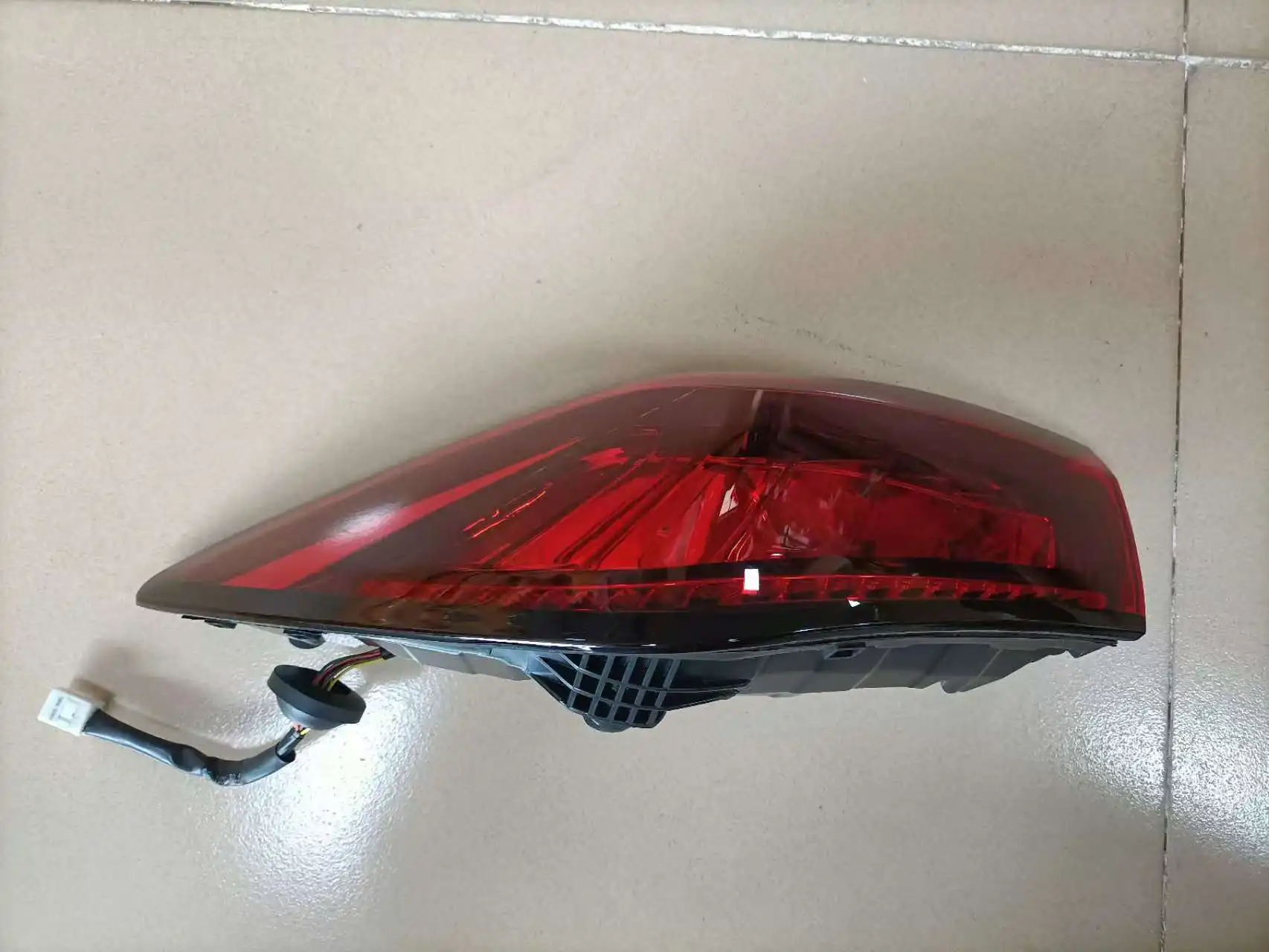 For Changan Qiyuan Q05 Outside Rear Tail Light Brake Stop Lamp Rear Turn Signal Taillights Assembly Accessories