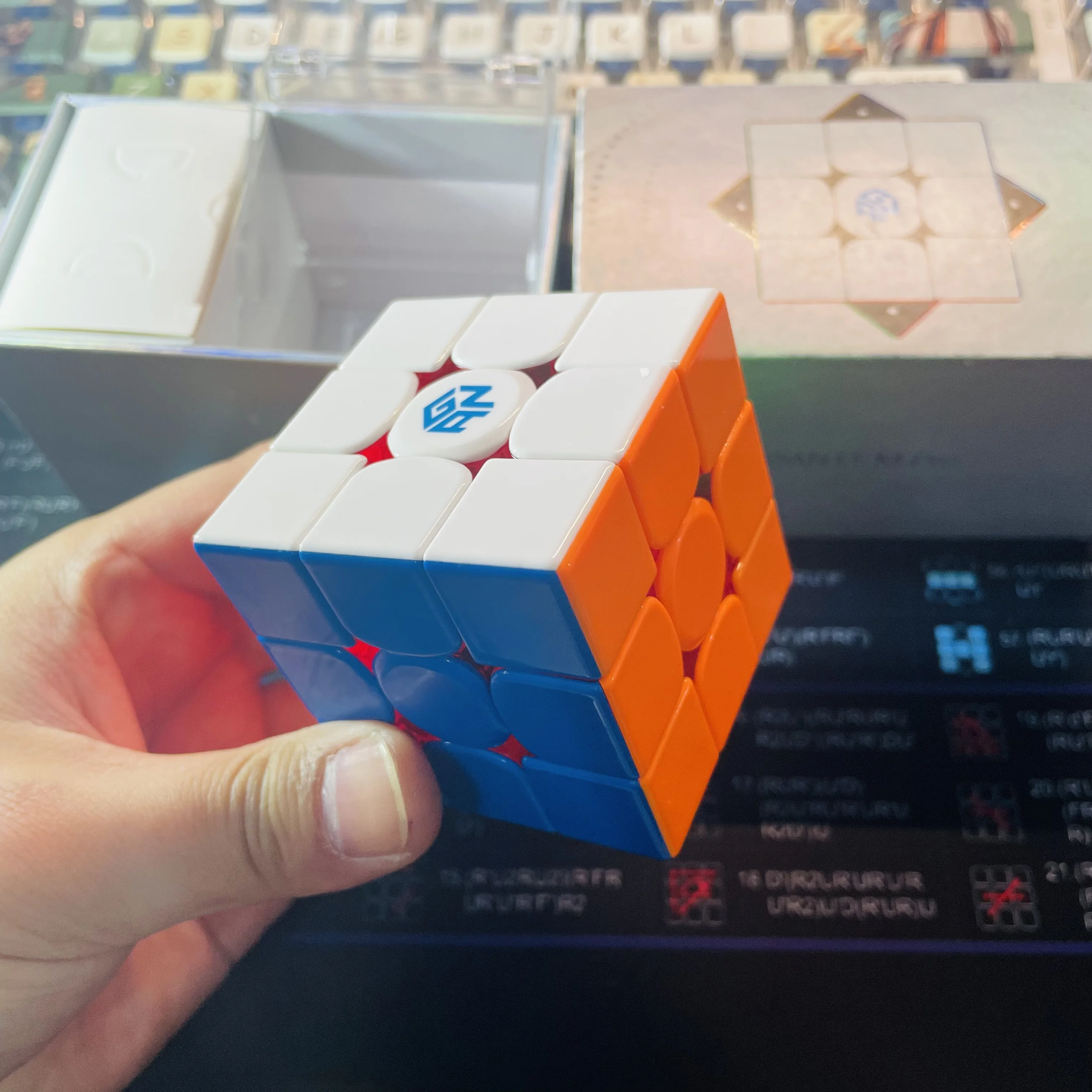 Edizione limitata Gan11 MPro UV 3x3 Cubo FAI DA TE KUN Red Core Gan 3x3x3 Cubo Magico Speedcube Magico Professionale Cubo Puzzle Giocattoli