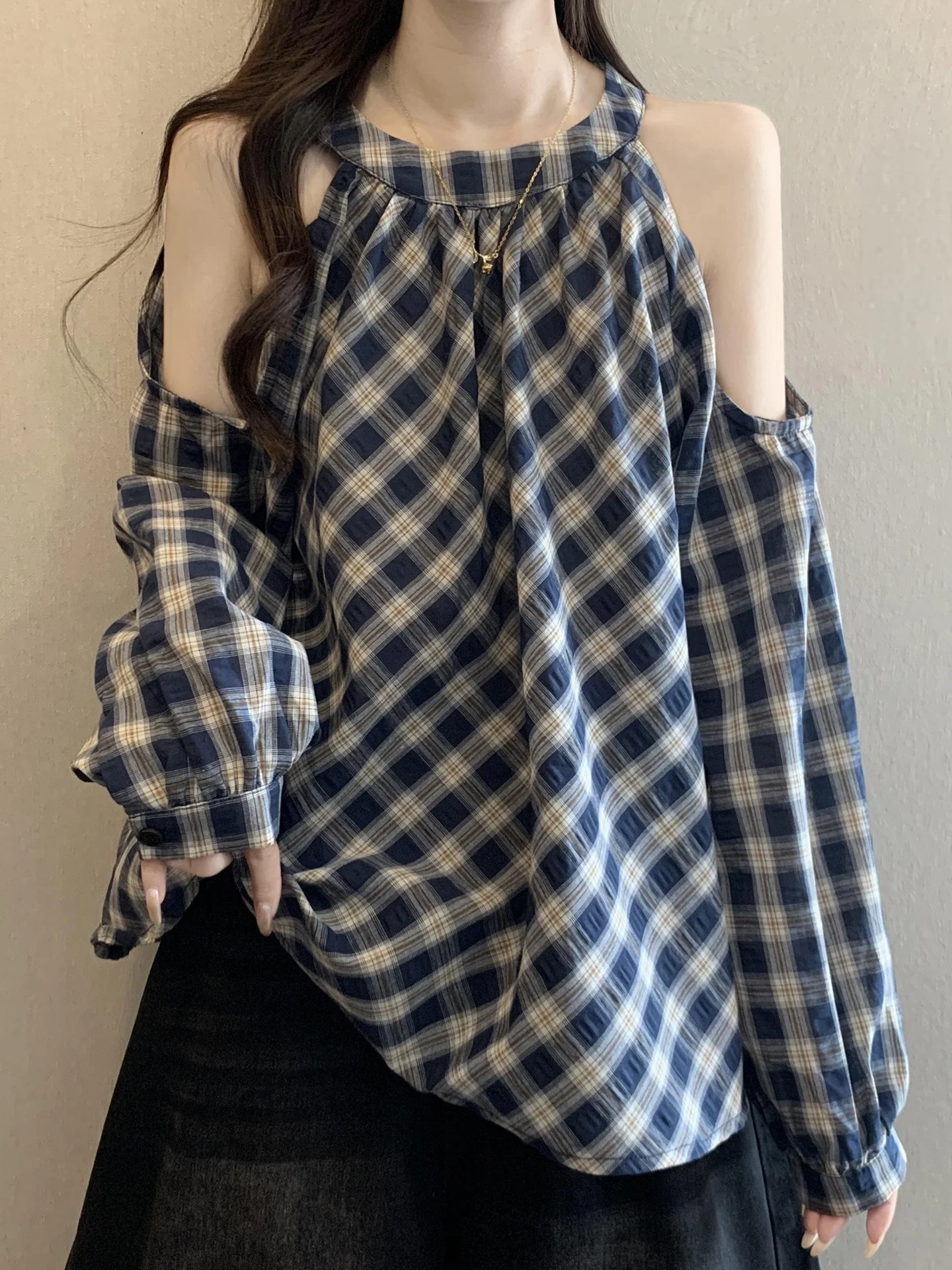 

Ретро-корейская женская рубашка в клетку с длинным рукавом, весенняя, больших размеров, с эффектом стройности, элегантный дизайн, топ с открытыми плечами
