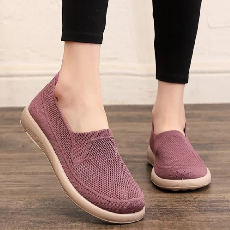 Womens Spring Autumn New Old Beijing Cloth Flats Soft Bottom Comfy Slip-On Lazy Anti-Slip Walking Mother Shoes