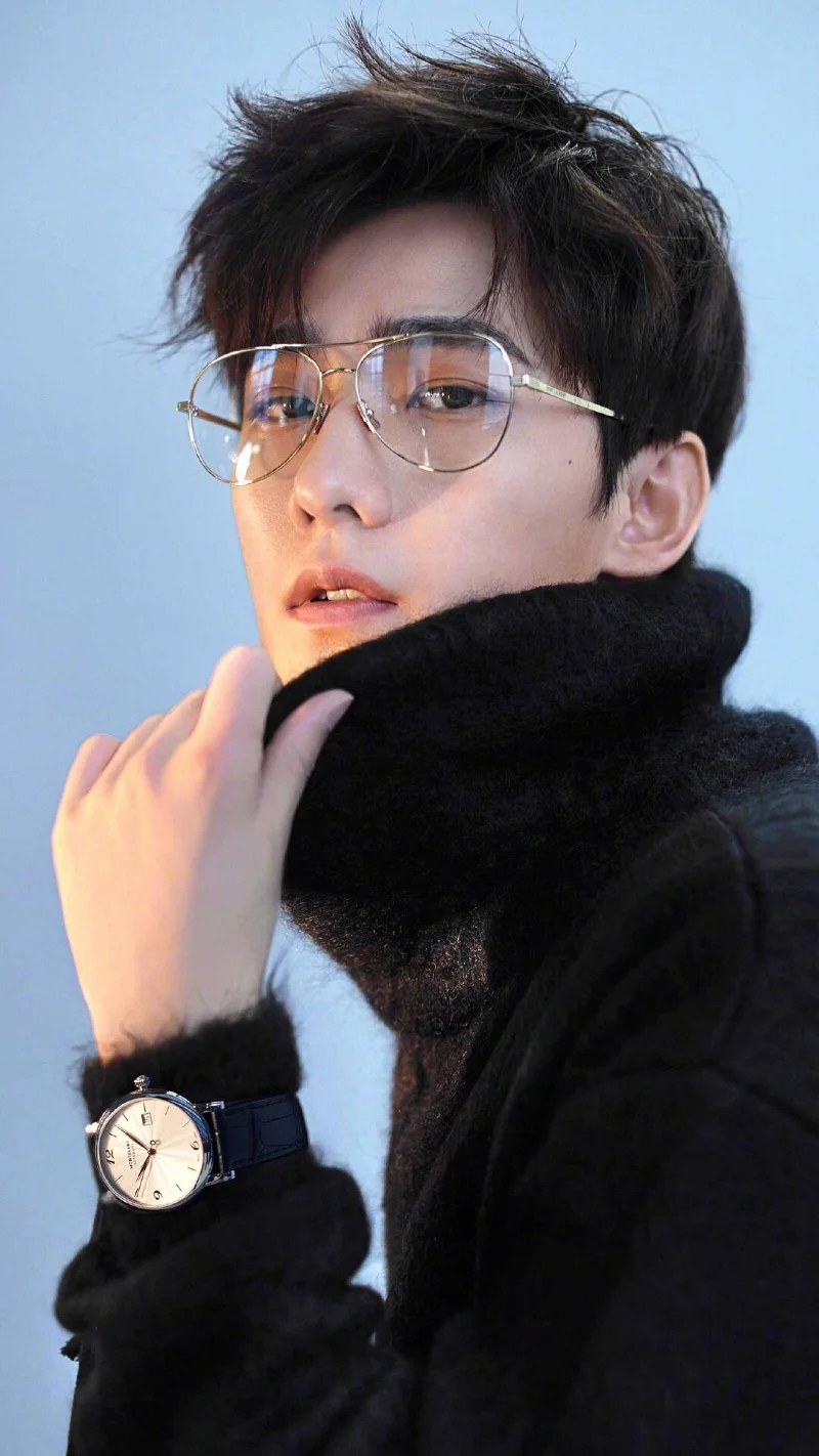 

Профессиональный диодный ледяной титановый аппарат для удаления волос на теле, 3 длины волны 755/808/1064 нм, удаление волос на лице для салонного эпилятора