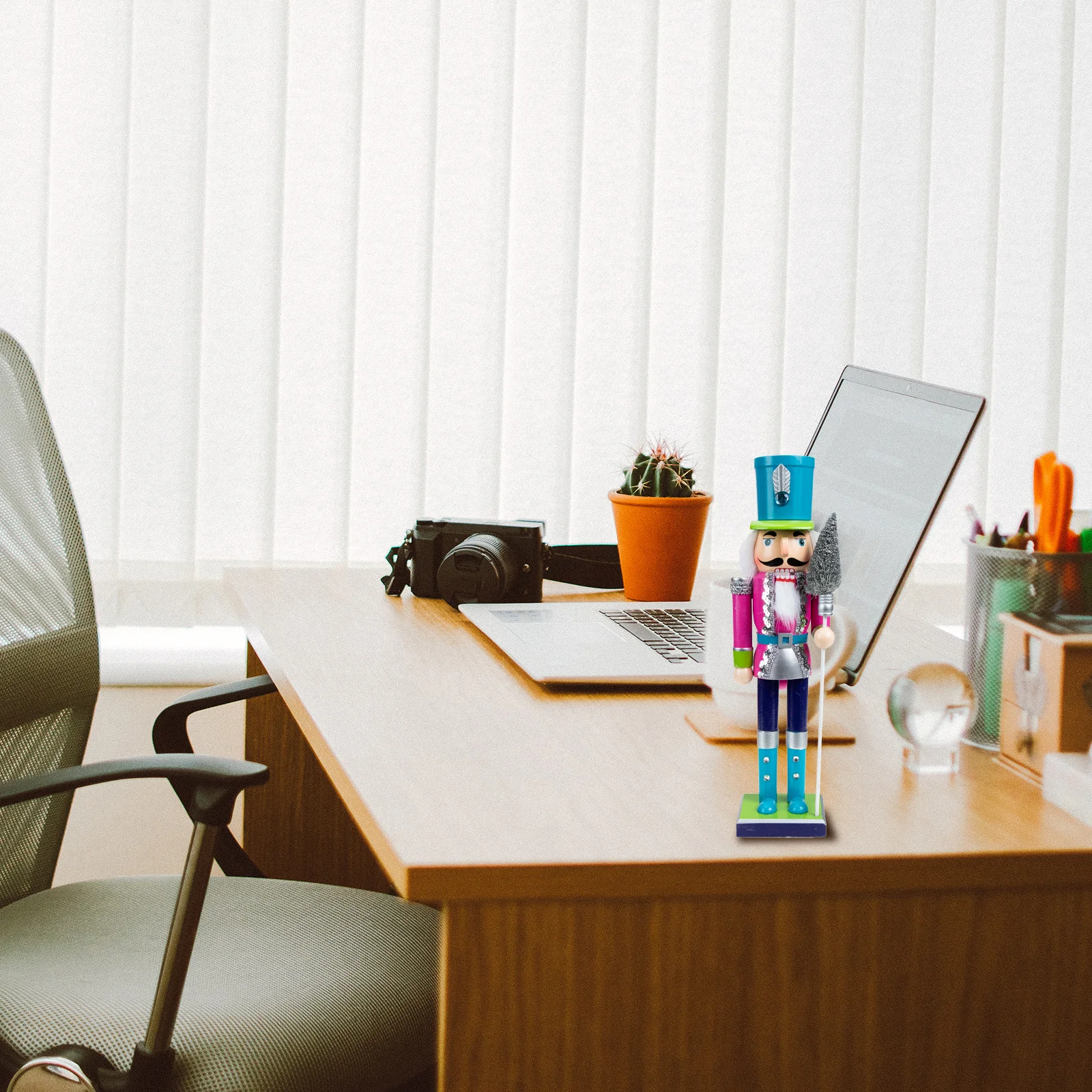 

Wooden Nutcracker Soldier Christmas Decoration Craft Festive Home Ornament Xmas Table Display Holiday Party Supply