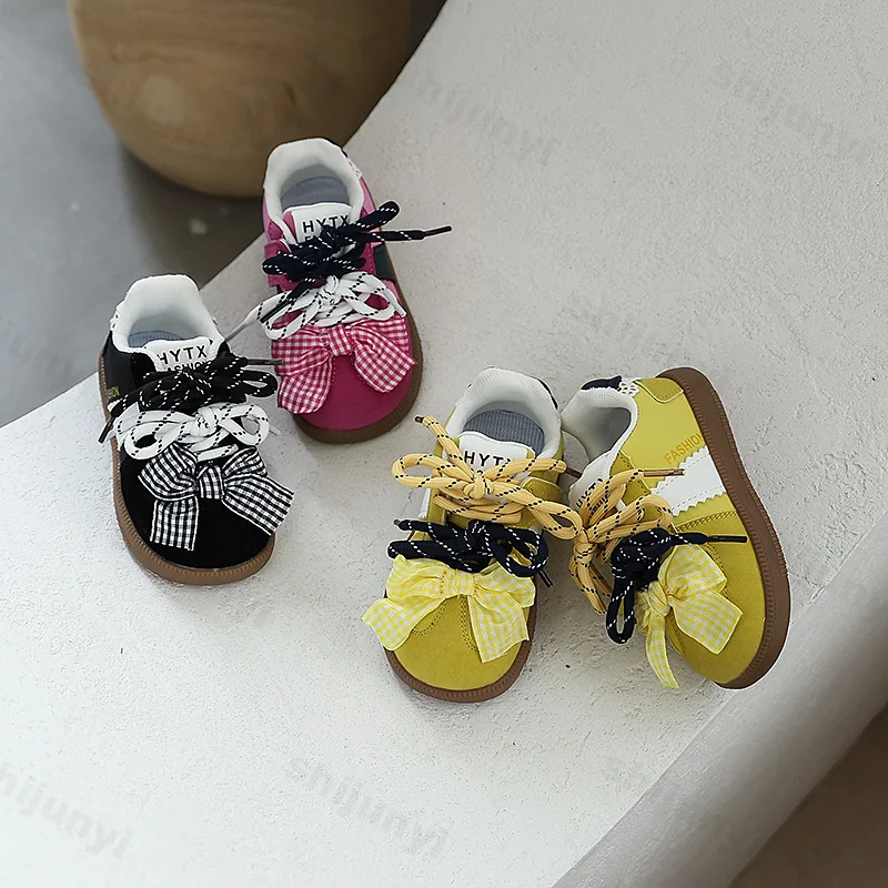 

Повседневная обувь с бантом для девочек, весна-осень 2023, новые легкие удобные туфли на мягкой подошве, уличные нескользящие модные кроссовки