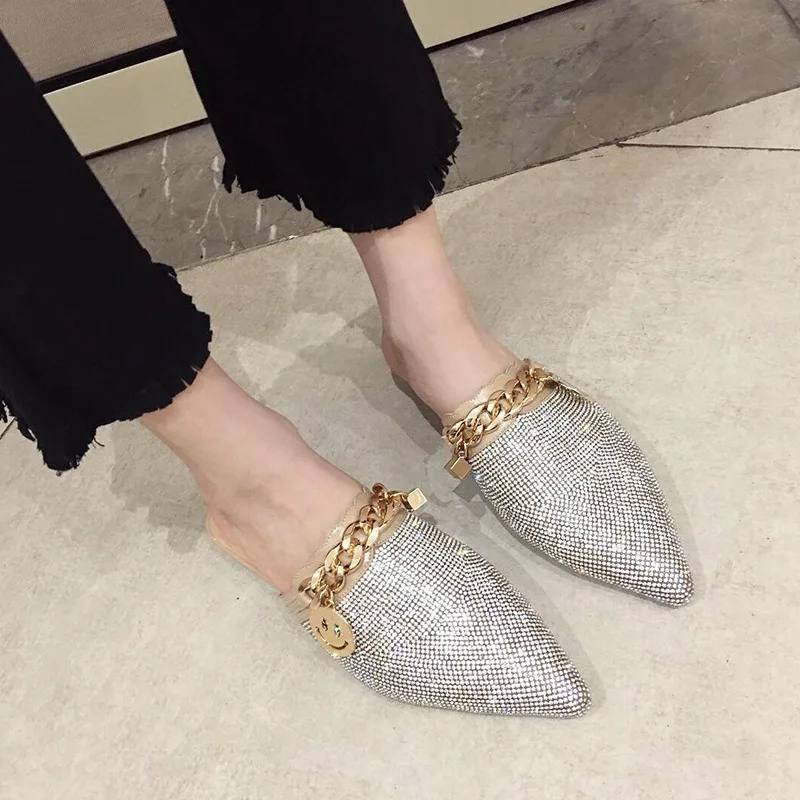 

Pointed flat bottomed sandals for women, wearing European and American 2023 new summer rhinestone wrapped lazy half slippers