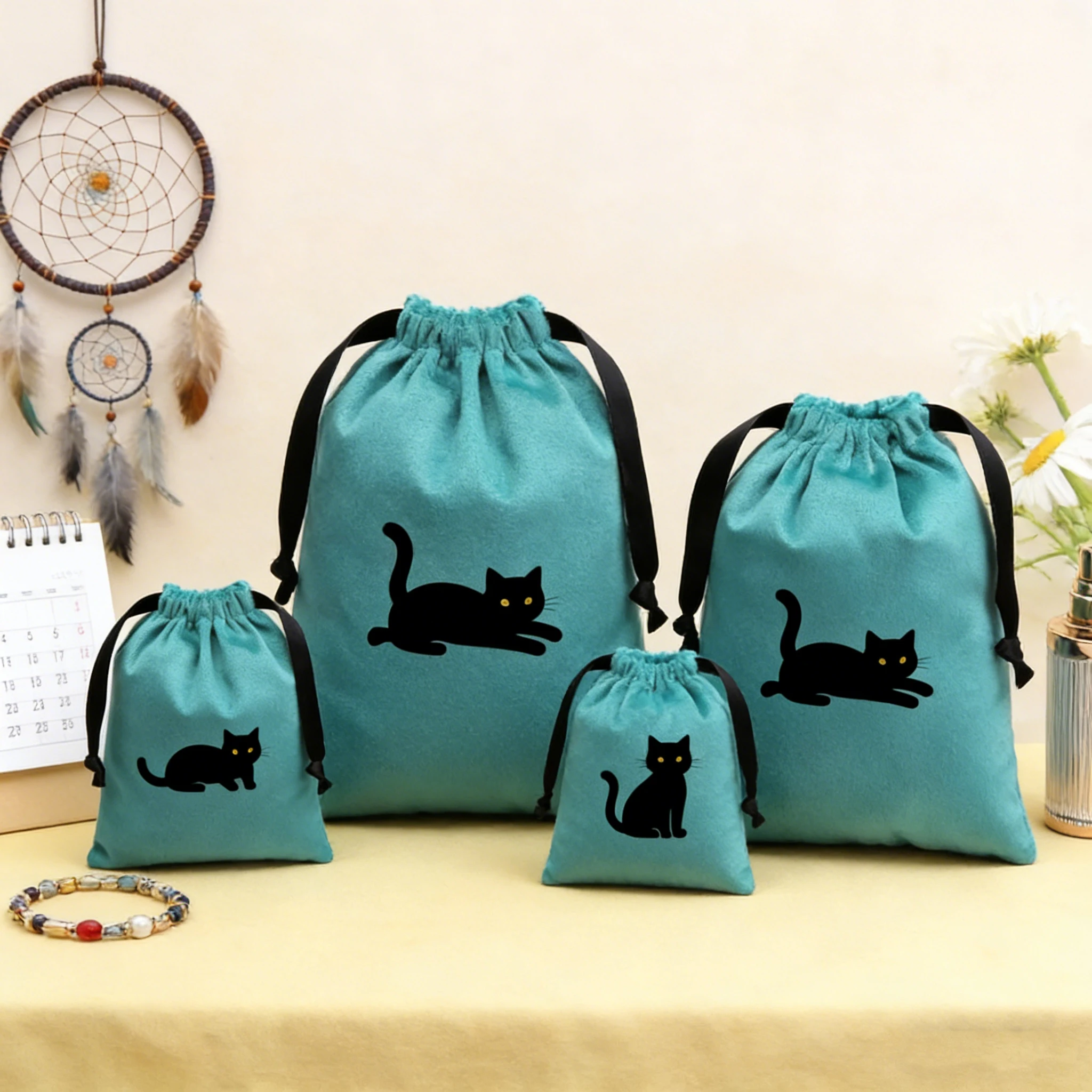 

Lovely Flannel Gift Bag Makeup Perfume Velevt Drawstring Bags Custom logo Jewelry Earrings Packaging Organizer Sack Wedding Gift