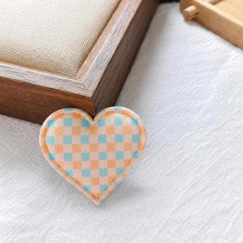 100 Stück 3,5x3,7cm Gemusterte Herz-Applikationen zum Aufnähen für Kleidung, Hüte, Schuhe, Haarschmuck, Haarspangen, Schleifendekoration – Detail 9