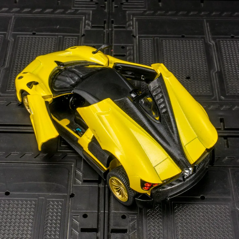 

CCA 1/32 Pagani Huayra Alloy Car Model doors can be opened has sound and lighting suitable for collection fine workmanship