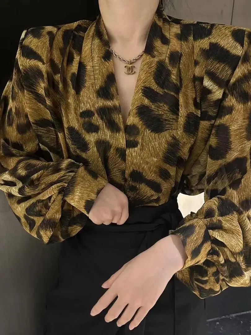

Hong Kong Sle Retro Loose Leopard Print Women's irt Casual Faionable Early Autumn New Arrival V-ne Long Sve Button up