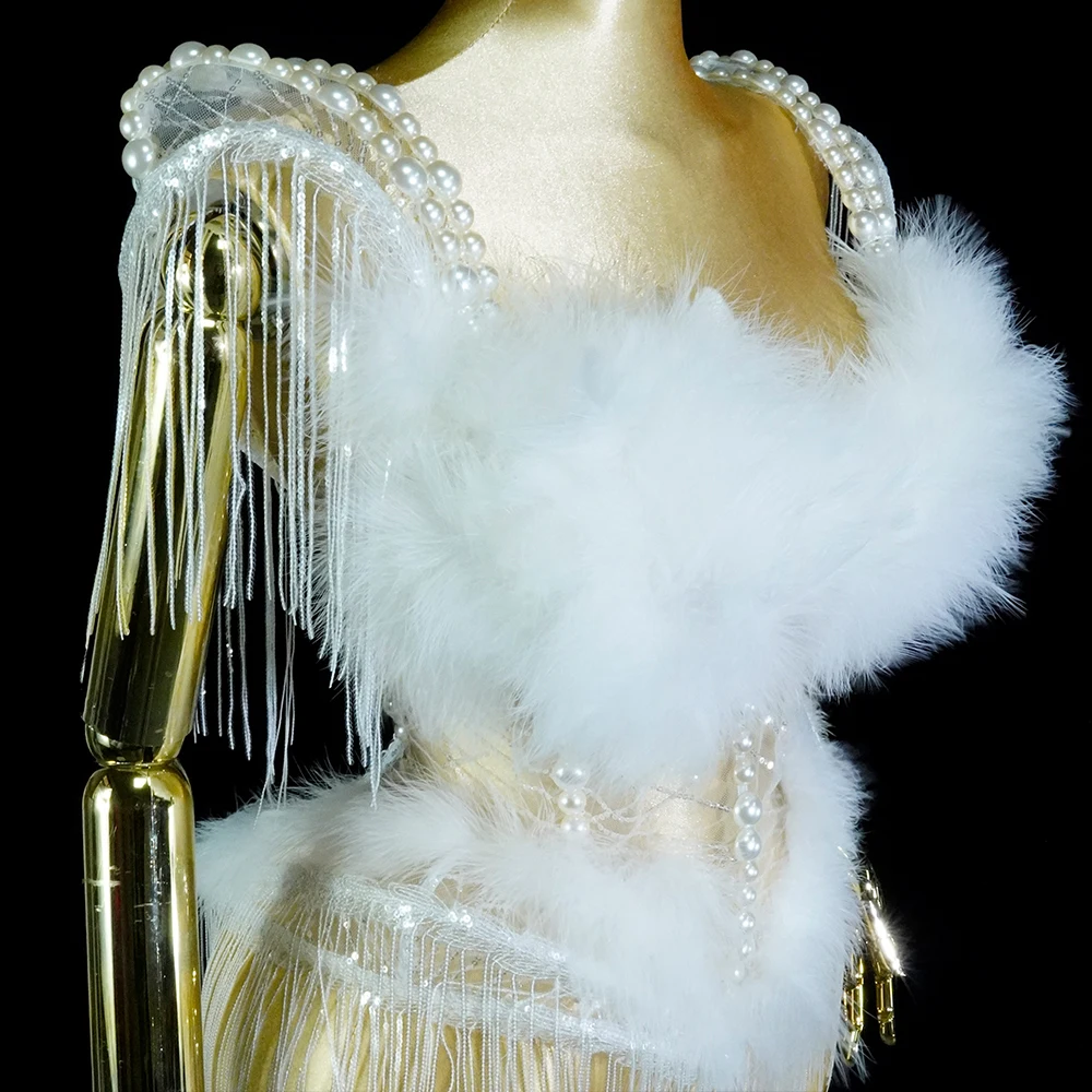 Nuevo GOGO pluma blanca escenario perla bata Sexy mujer club nocturno fiesta cumpleaños carnaval Crop Tops desgaste trajes de actuación de cantante
