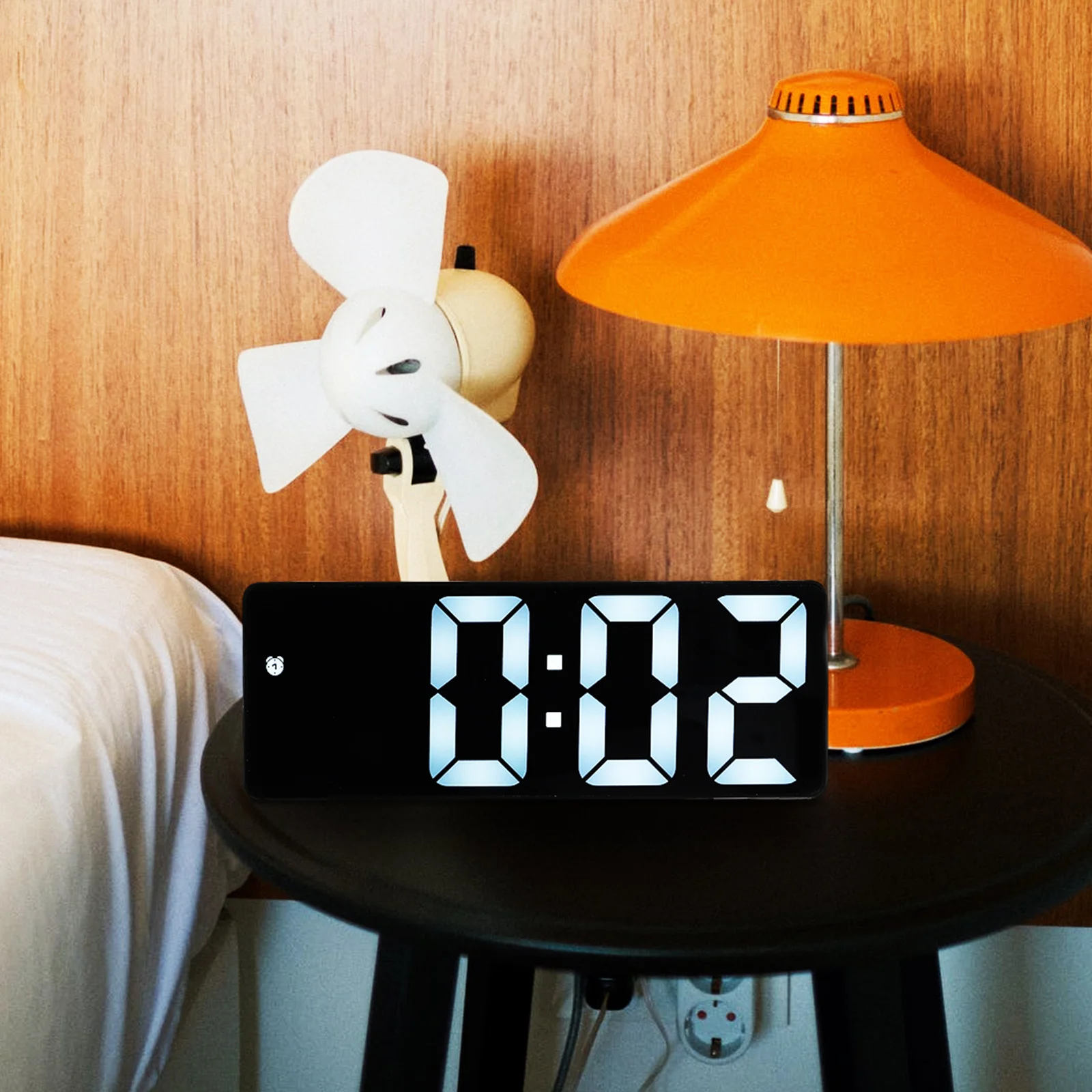 

Desktop Alarm Clock Fine Craftsmanship Clear Display LED Clock for Bedroom Kitchen Living Room Decor Housewarming Present