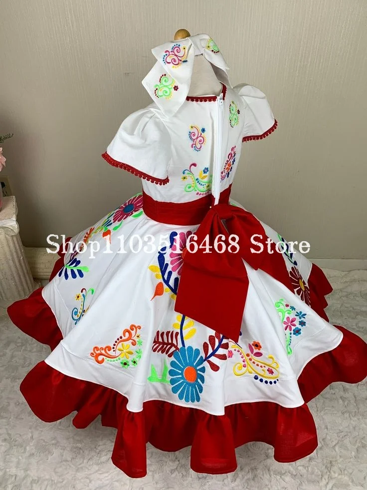 White Princess Prom Mini Quinceanera Dresses Mexican Charro Round Neck Embroidered Tie Poncho Vestido 15 Años Quinceañera