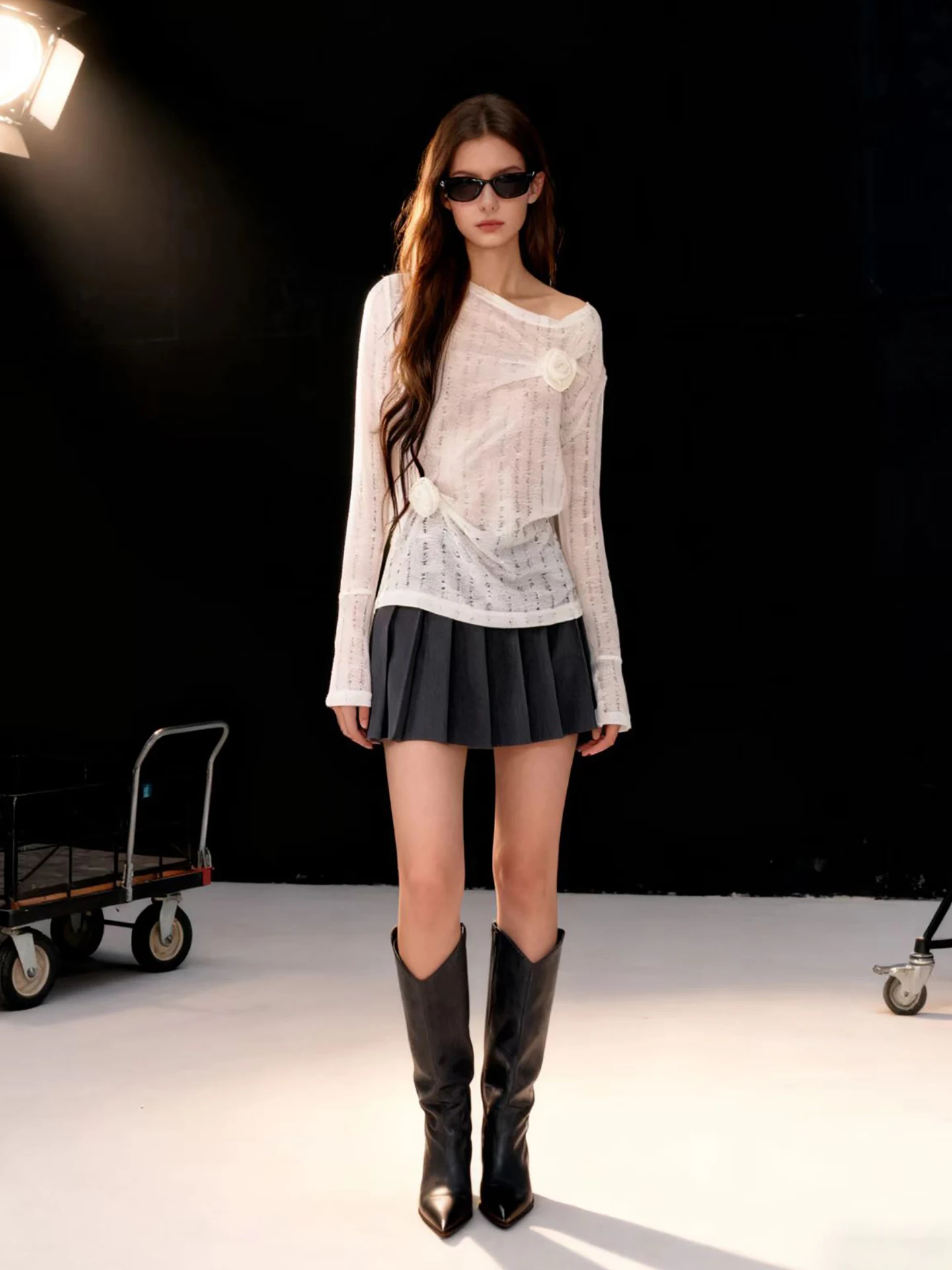 

Женский вязаный топ HUAAPPUW с вырезами, весна 2026, простой дизайн, с цветочной 3D-вышивкой, приталенный, с длинным рукавом, дышащий