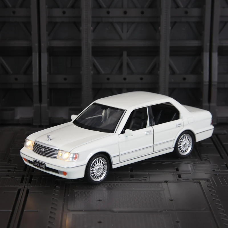 

1: 32 Simulation Crown Alloy Car Model Retro Nostalgic Car Ornament Collection Children's Sound and Light Power Toy