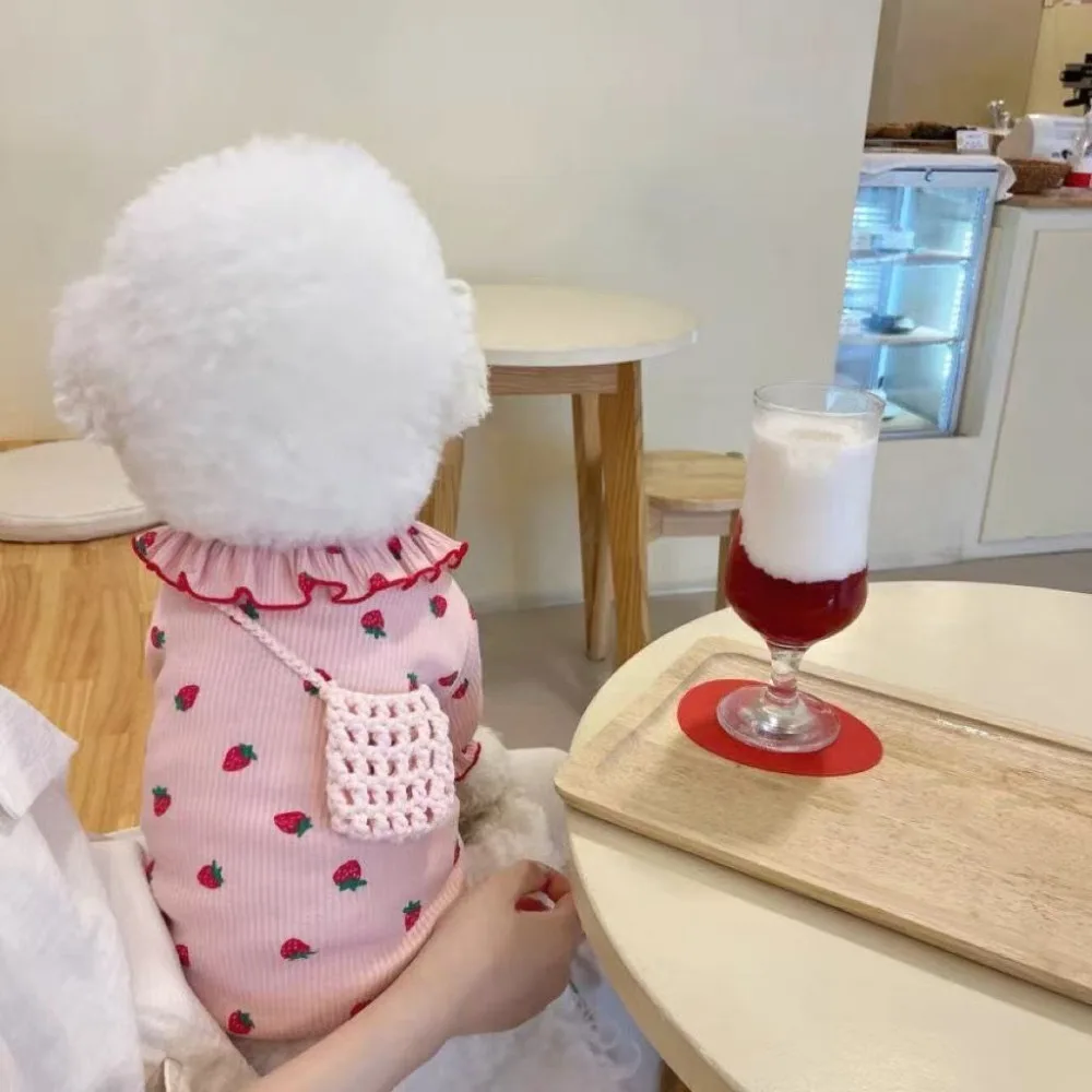 

Pet Supplies Cute Pet Strawberry Base Shirt Soft Breathable Dog Vest Fashion Pet Clothes Spring