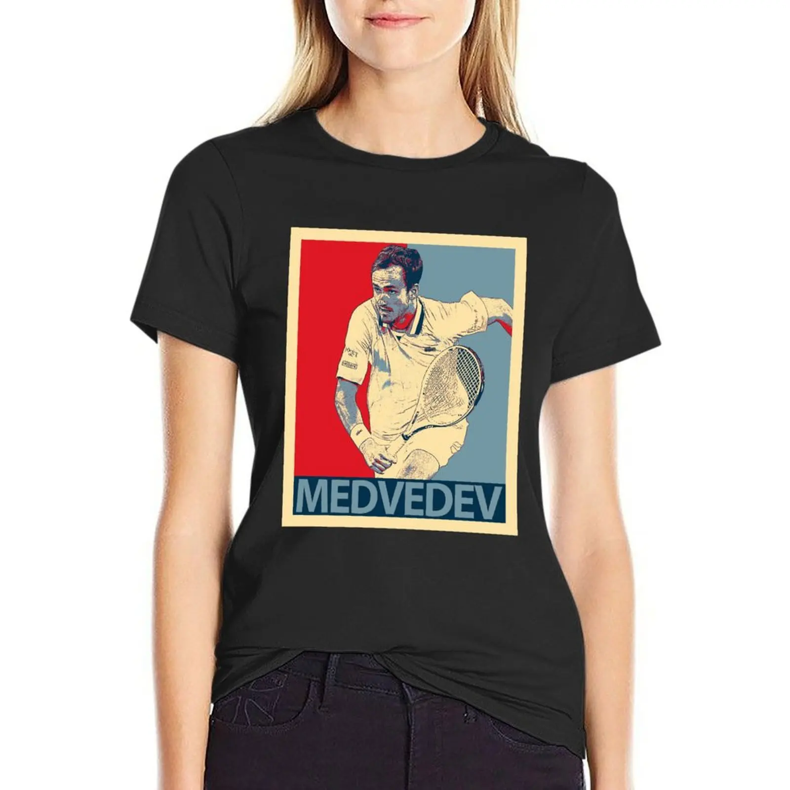 

daniil medvedev T-Shirt oversized anime blacks plain t shirts for Women