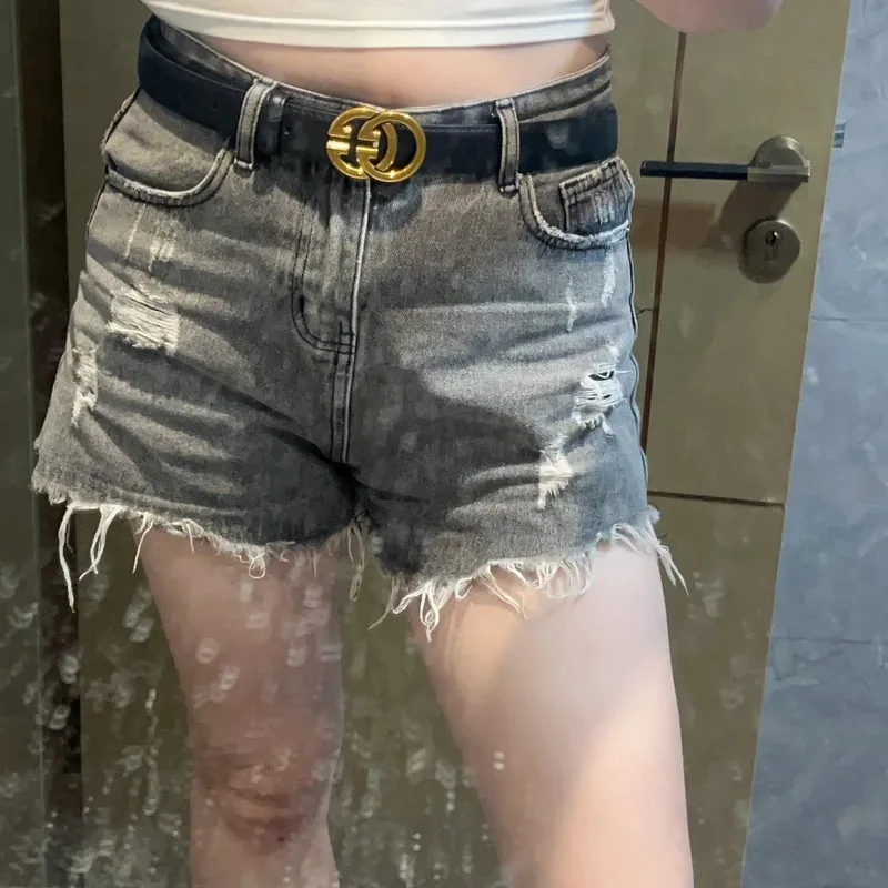 حزام جلدي نسائي ماركة فاخرة سلسلة خصر للجينز والفساتين إبزيم هرمي رجعي أحزمة مزدوجة الجوانب