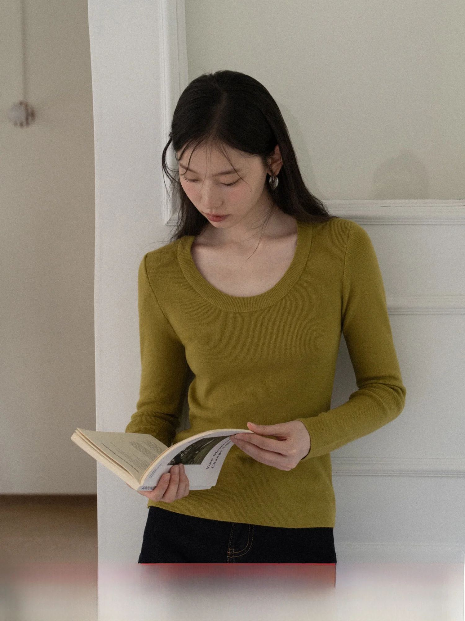 

Женский длинный трикотажный топ Y2509x, облегающий, с U-образным вырезом, для повседневной носки, однотонный, базовый слой, осенний, новый дизайн