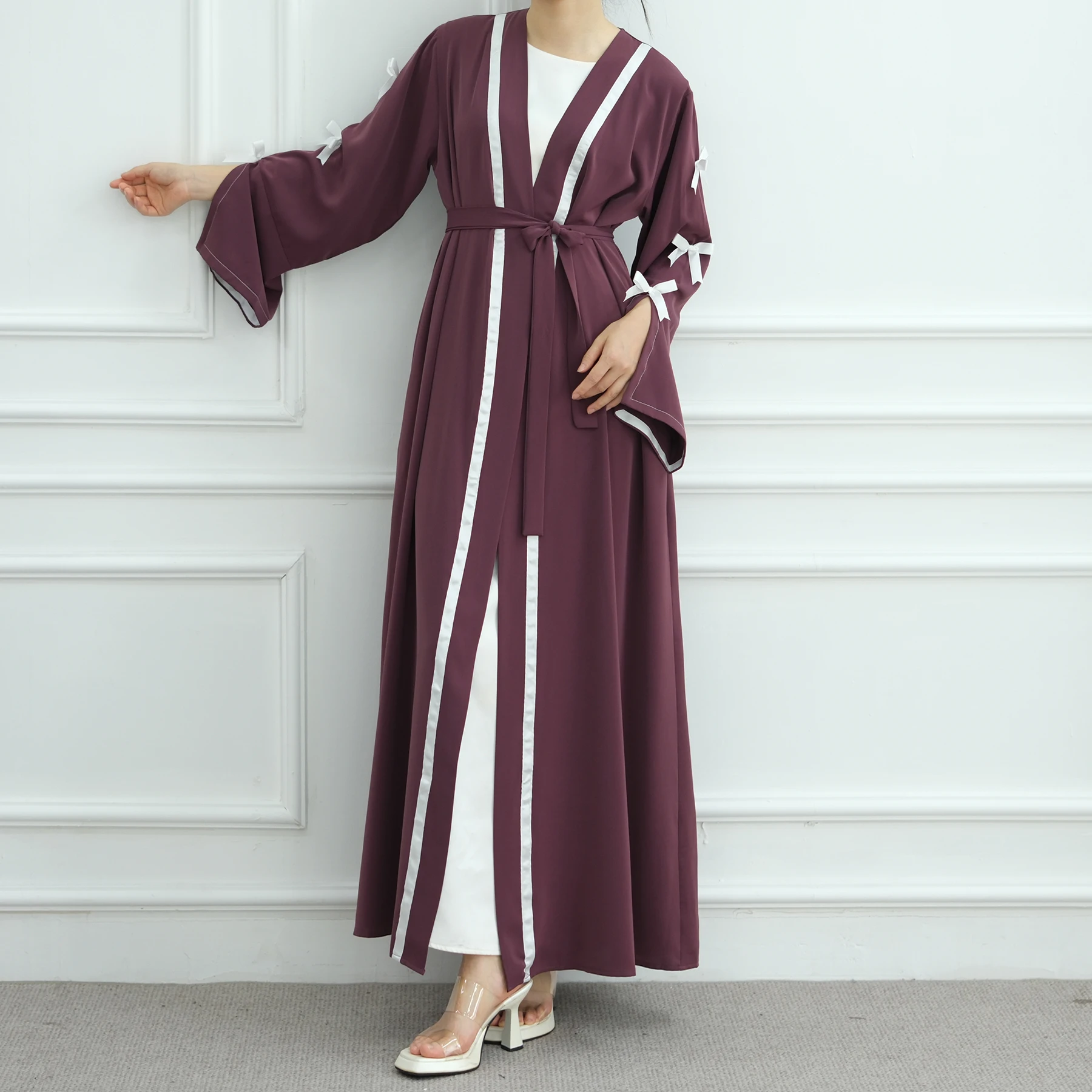 

Абайя для мусульманок с контрастной отделкой и бантом, прямые рукава, разрезы на манжетах, боковые карманы, одежда для Рамадана и Ид, исламская одежда для хиджаби.