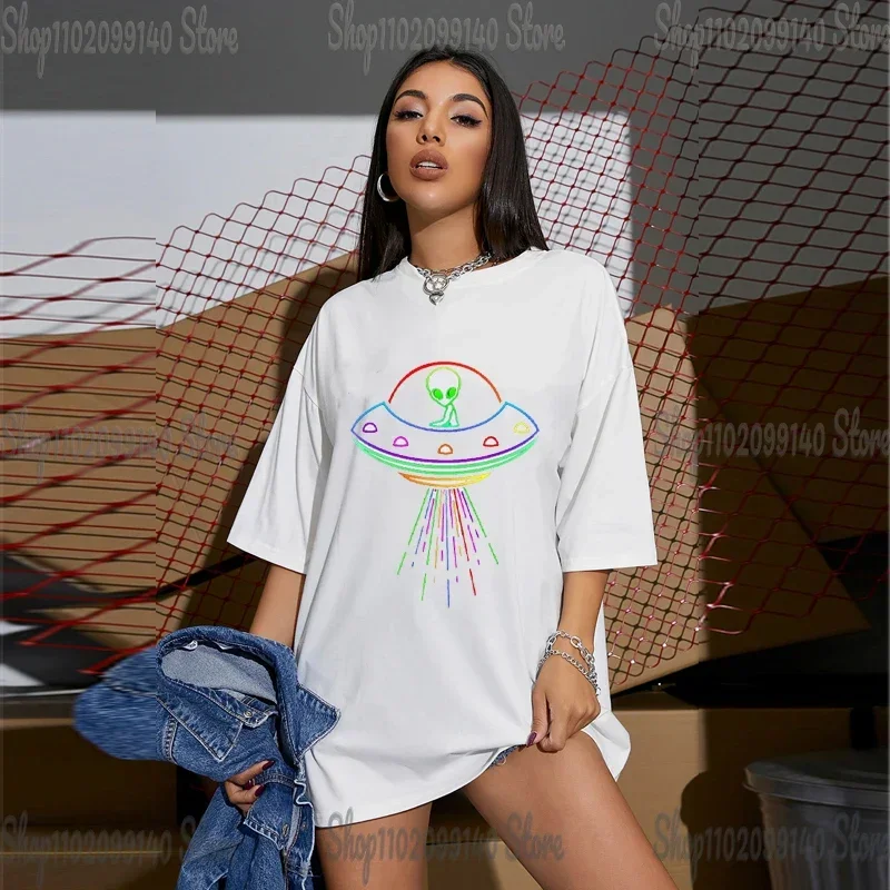 Space Alien UFO Neon Lights Rave Alien Lovers T-Shirt Funny Science Fiction Graphic Tee Tops Short Sleeve Blouses Aliens Outfits