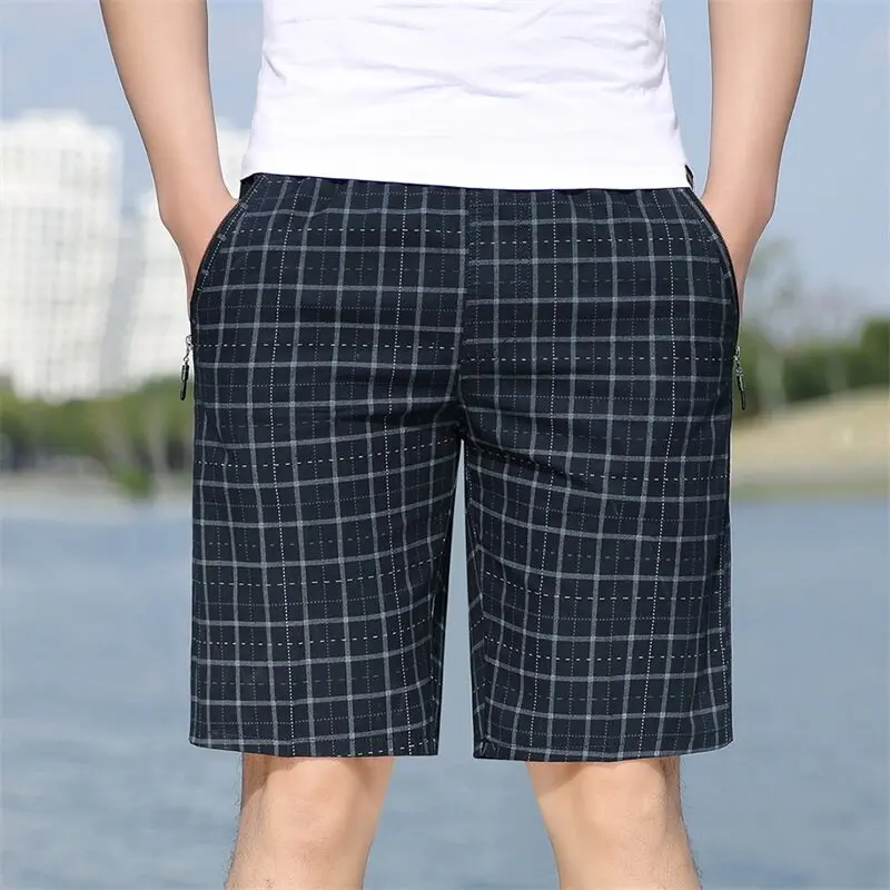 Stylish Plaid Printed Knee Pants Men\'s Clothing Basic Loose Beach Summer Zipper Pockets Summer Mid Waist Elastic Casual Shorts