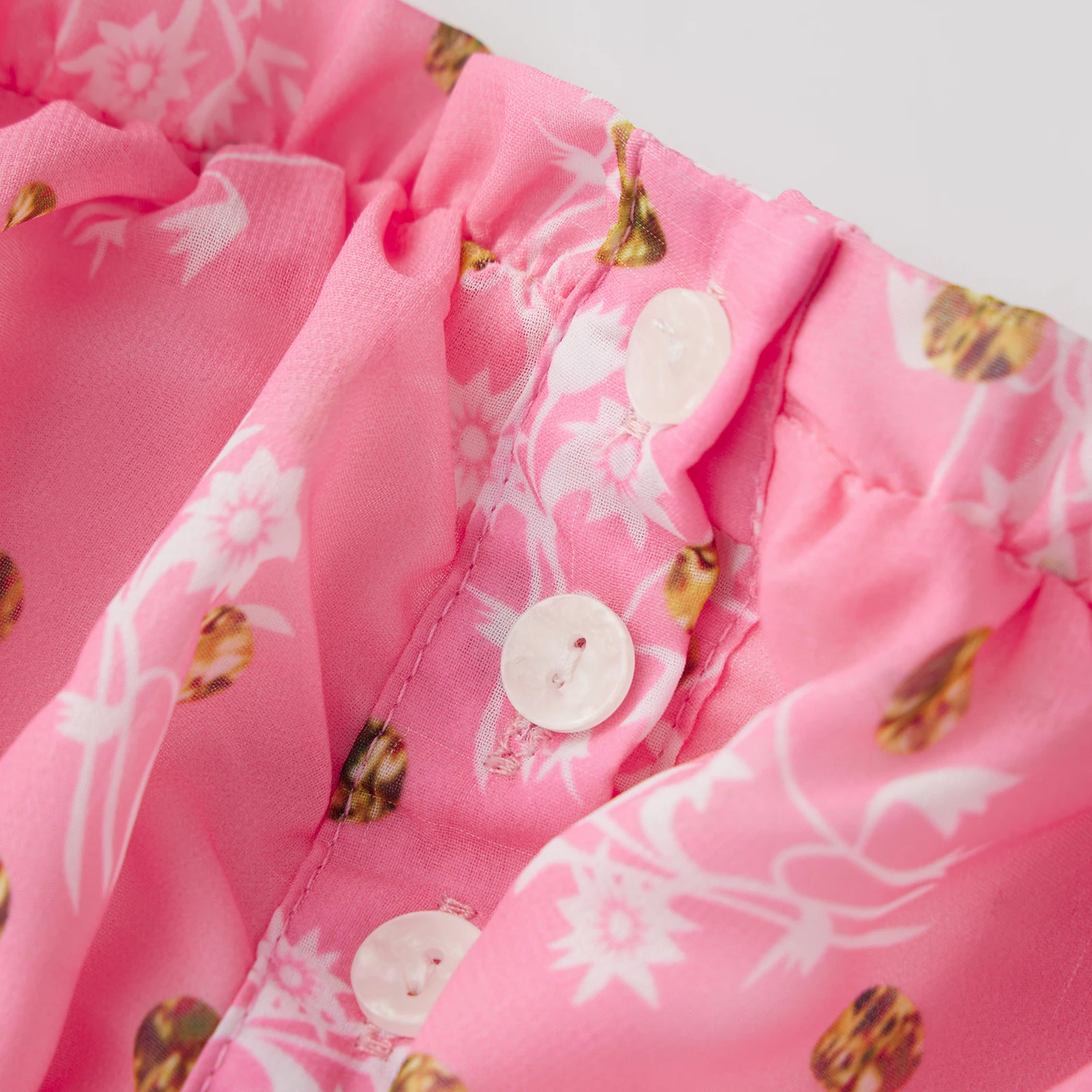 Vestido feminino longo linha A com estampa de flores doces estampa de margaridas sem costas alça espaguete sem mangas vestido de bolo em camadas