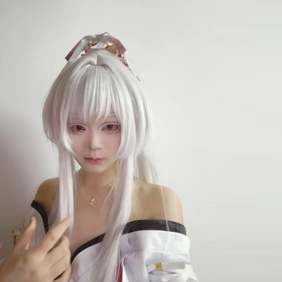 Game Wuthering Waves Hiyuki Cosplay Wig Women Long Hair White Hair Hiyuki 3D Headwear Halloween Heat Resistant Synthetic Wigs view 2