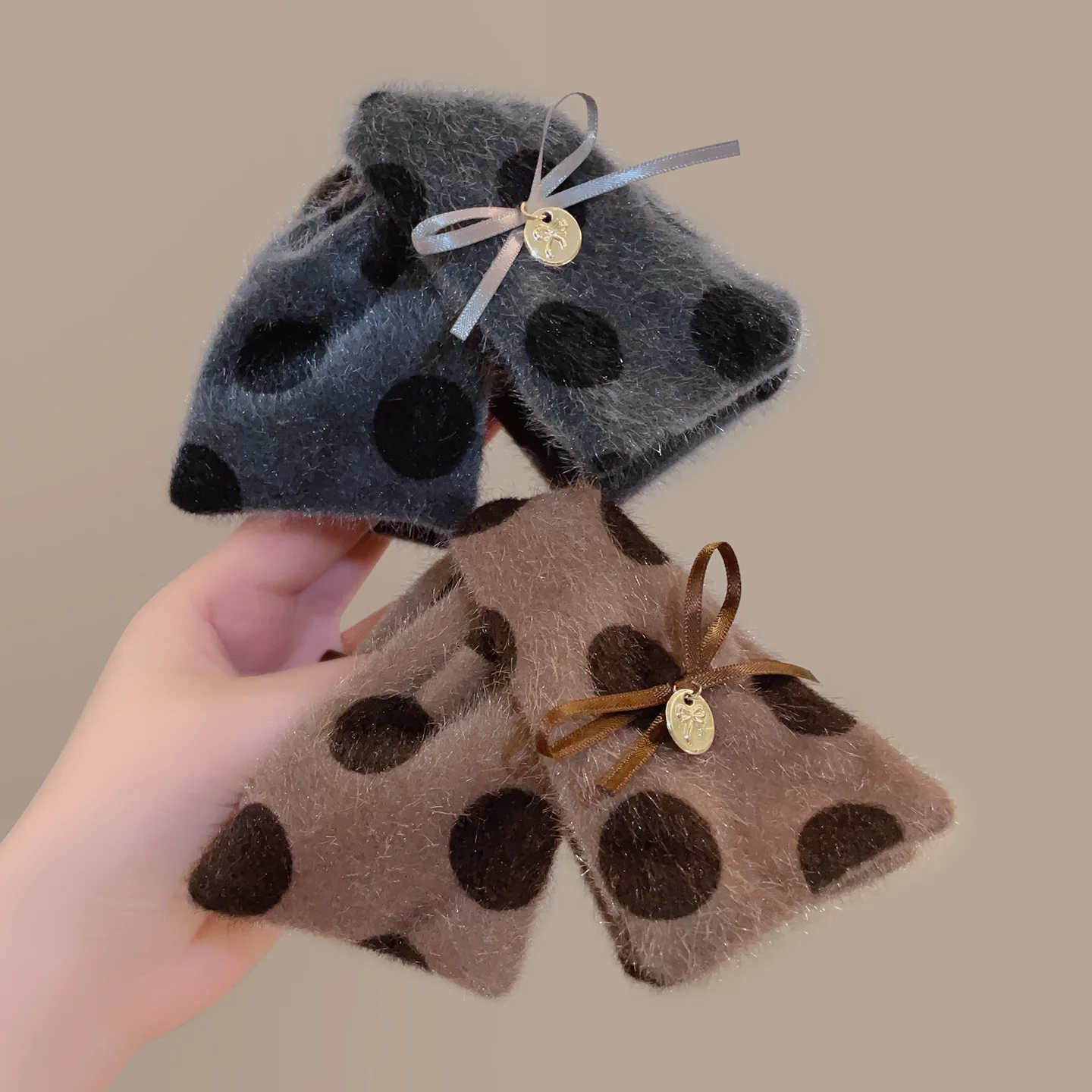 Retro Plush Polka Dot Triangle Bow Hair Clip for Woman Elegant Pendant Hairpin Fashion Girl Ponytail Clip hair accessories