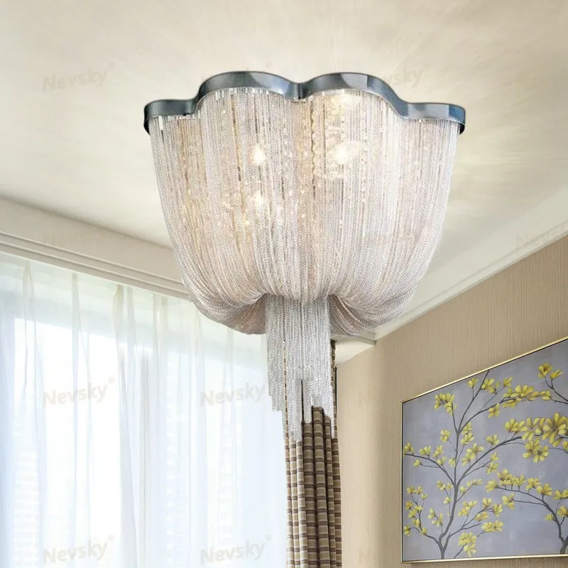 Ceiling chandelier with tassel